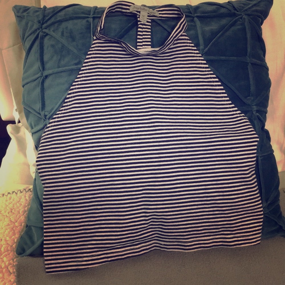 Cutout halter tank